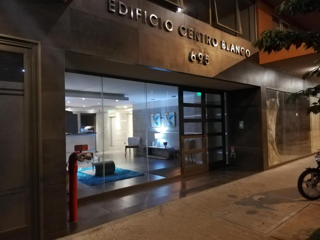 טמוקו Depto Estudio 1811 Edificio Centro Blanco Con Estacionamiento מראה חיצוני תמונה